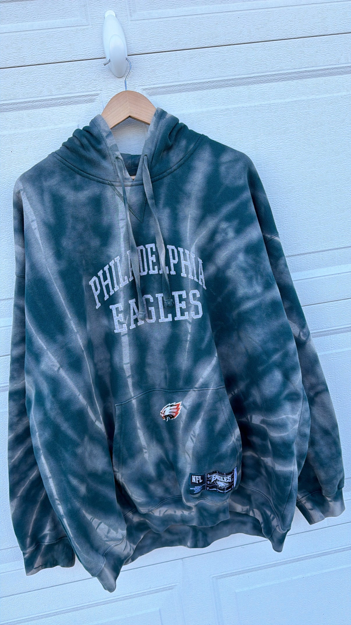 2000s Eagles Embroidered Bleach Dye Hoodie - 4XL