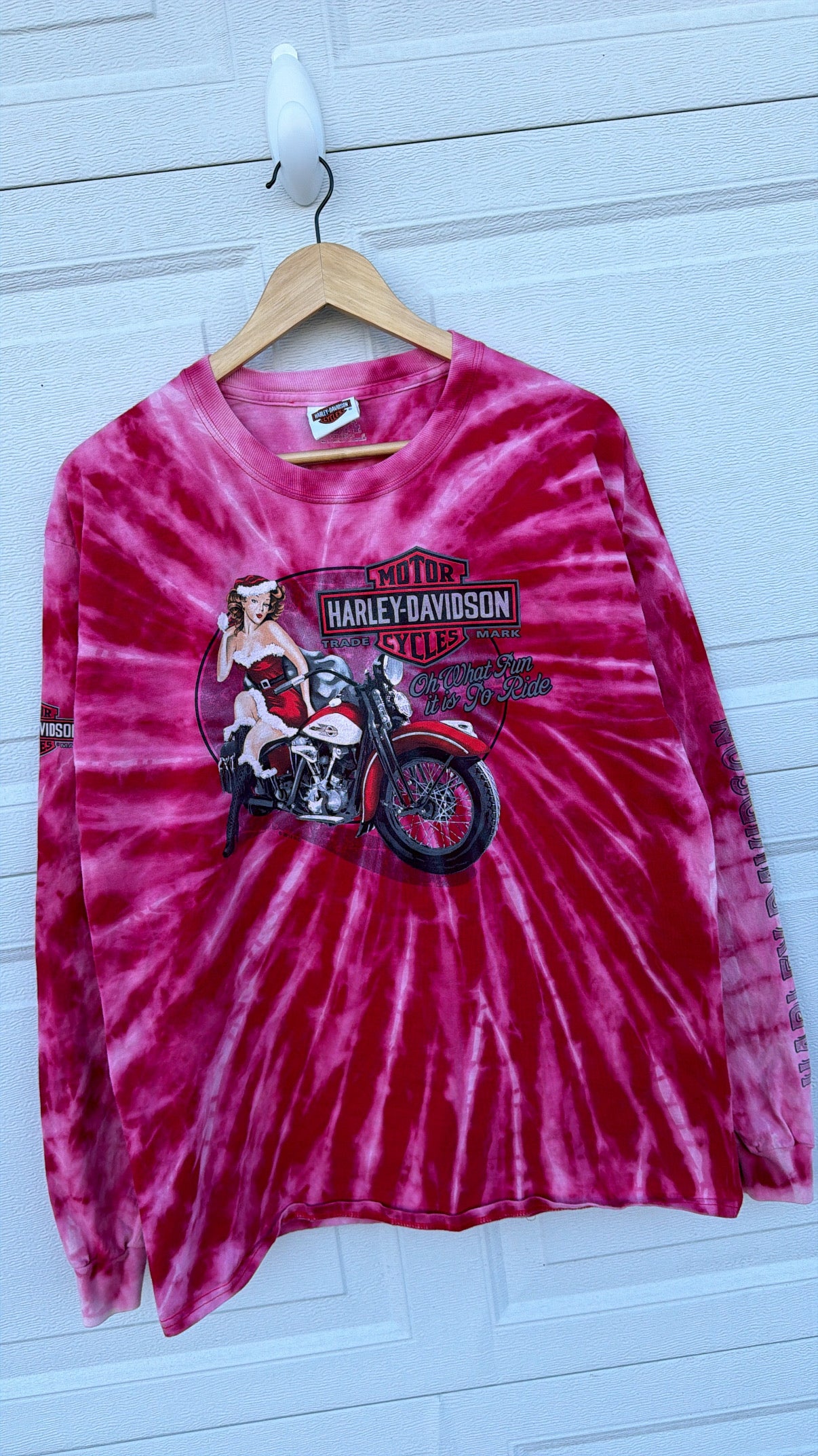 Harley ‘Oh What Fun It Is To Ride’ Christmas Bleach Dye Sleeve - L