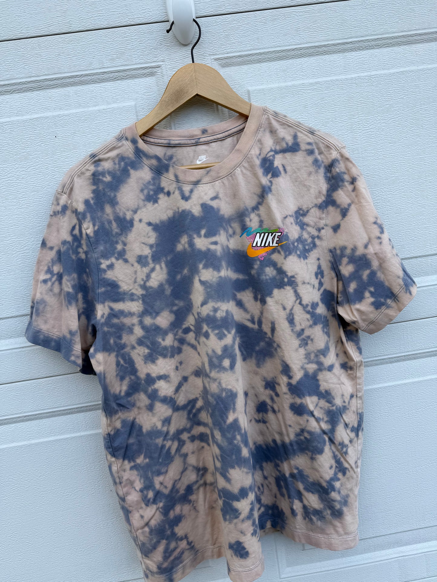 Nike Tropical Pug Bleach Dye Tee - XL