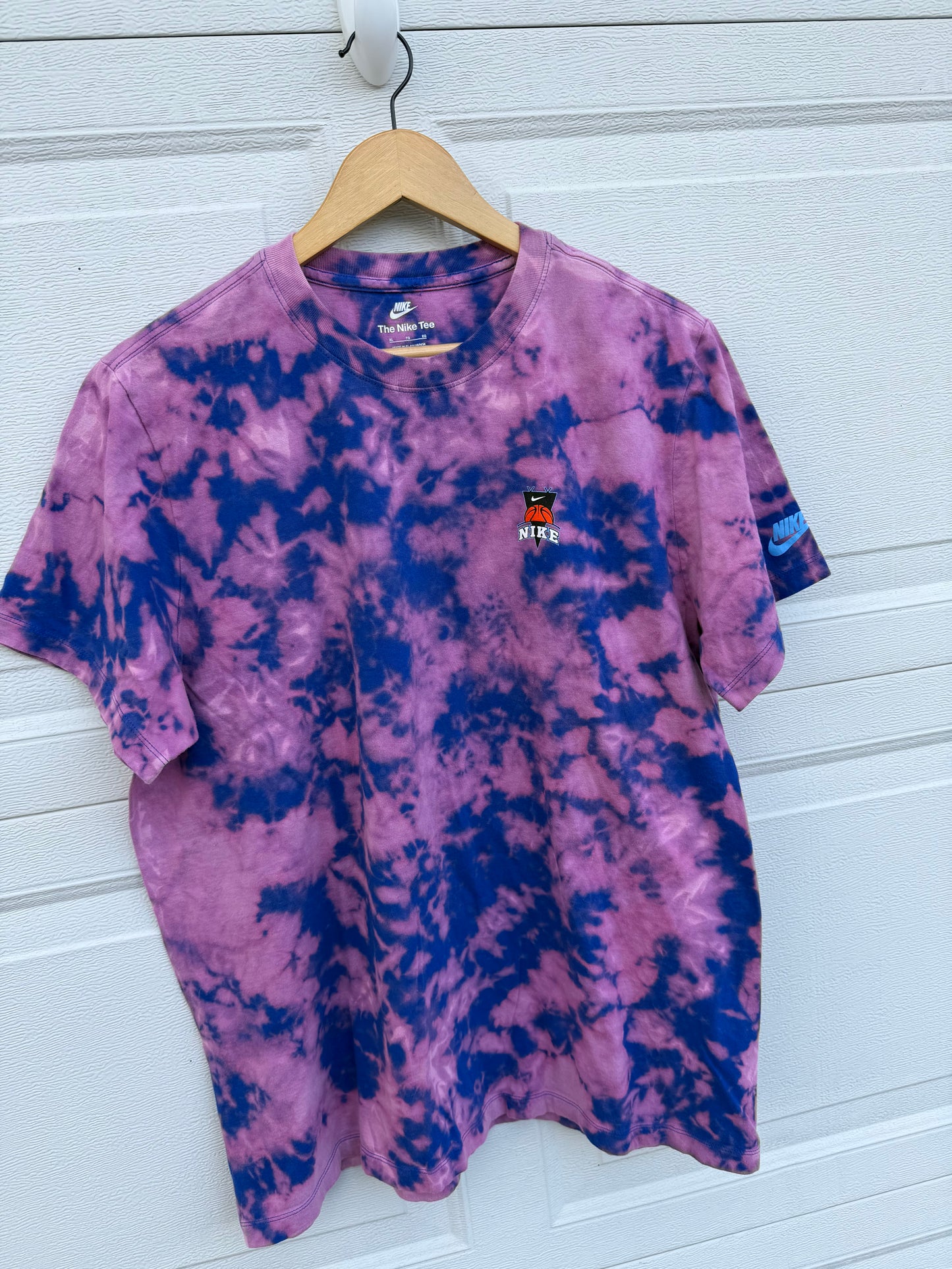 Nike Skull Basketball Bleach Dye Tee - XL