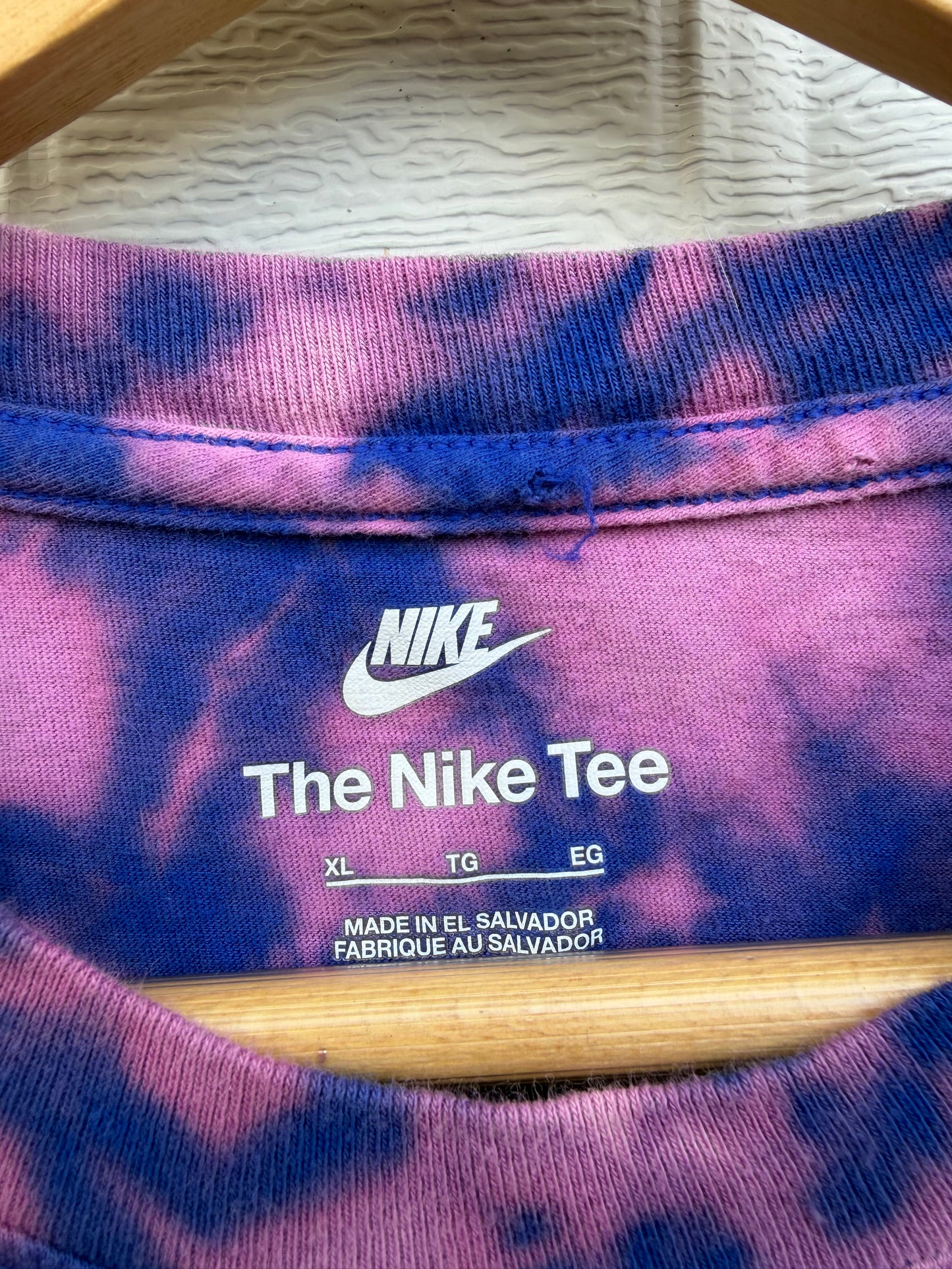 Nike Skull Basketball Bleach Dye Tee - XL