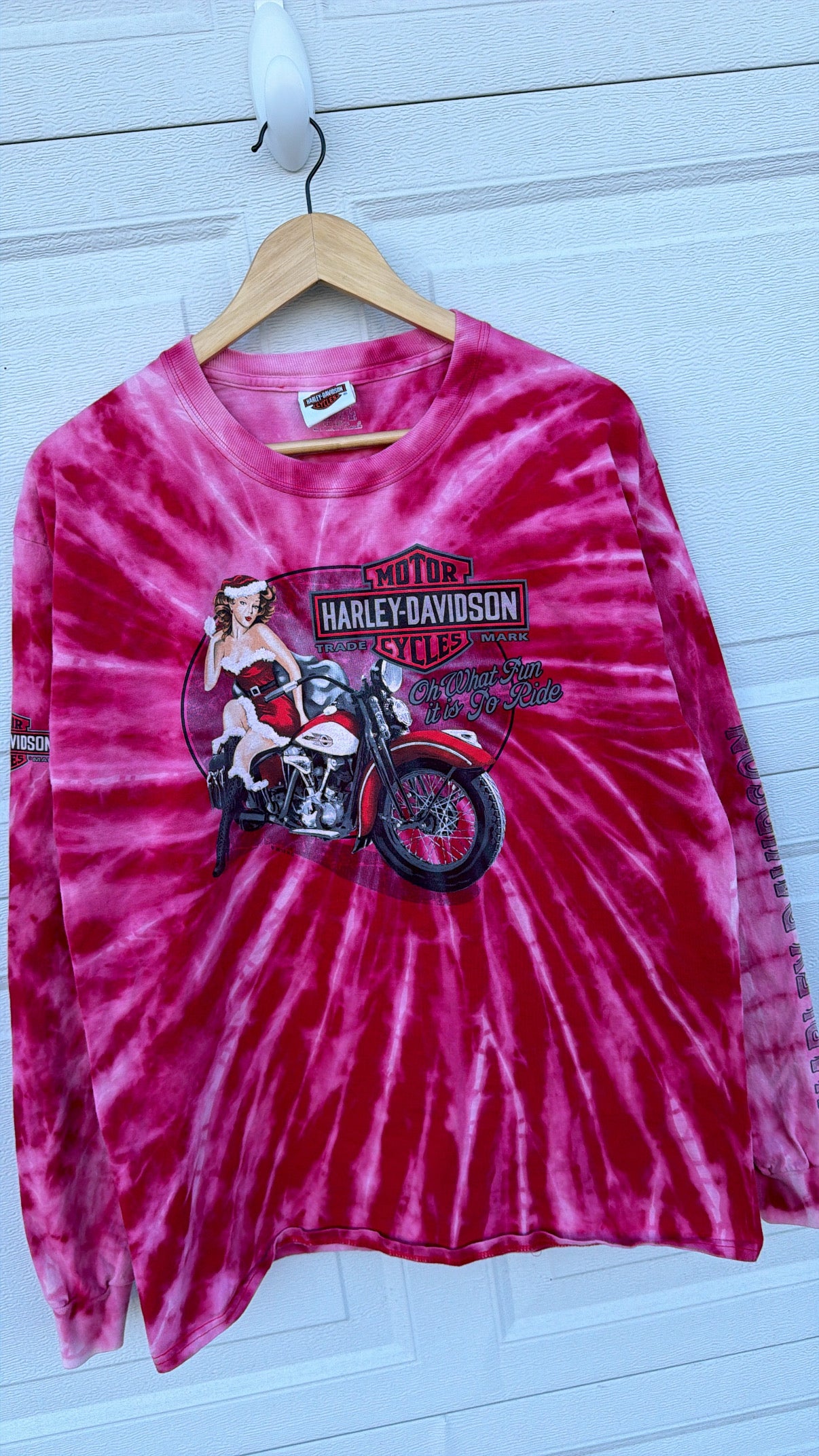 Harley ‘Oh What Fun It Is To Ride’ Christmas Bleach Dye Sleeve - L