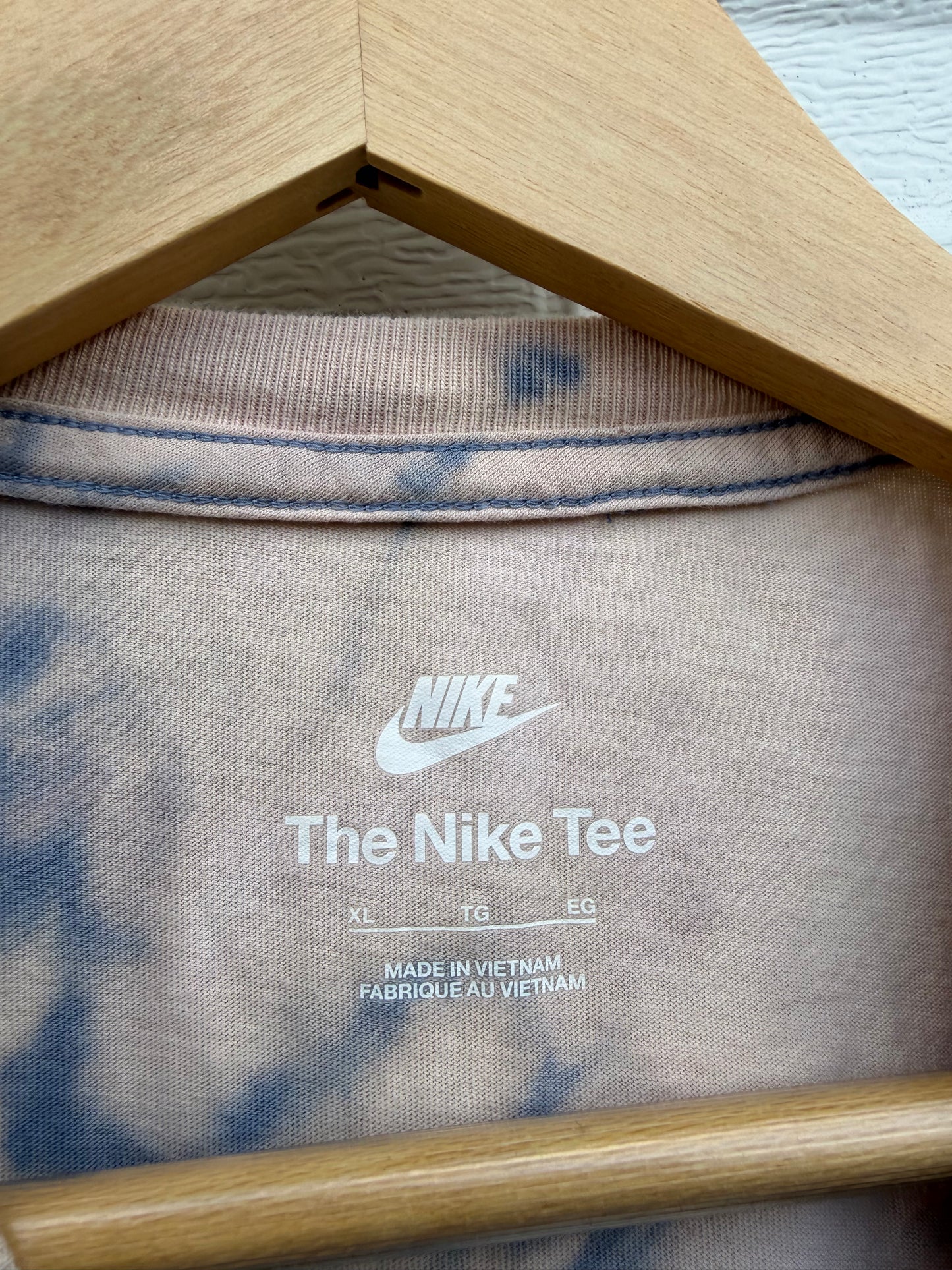 Nike Tropical Pug Bleach Dye Tee - XL