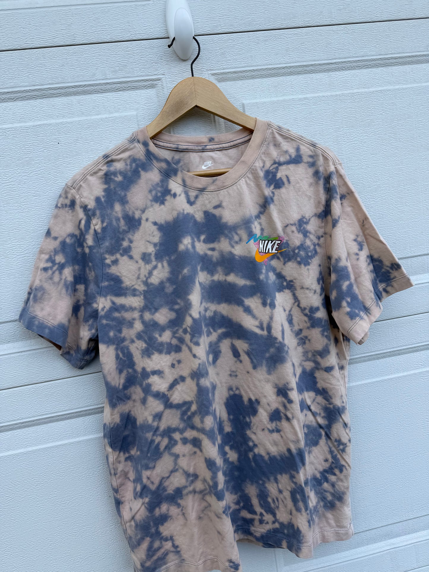 Nike Tropical Pug Bleach Dye Tee - XL