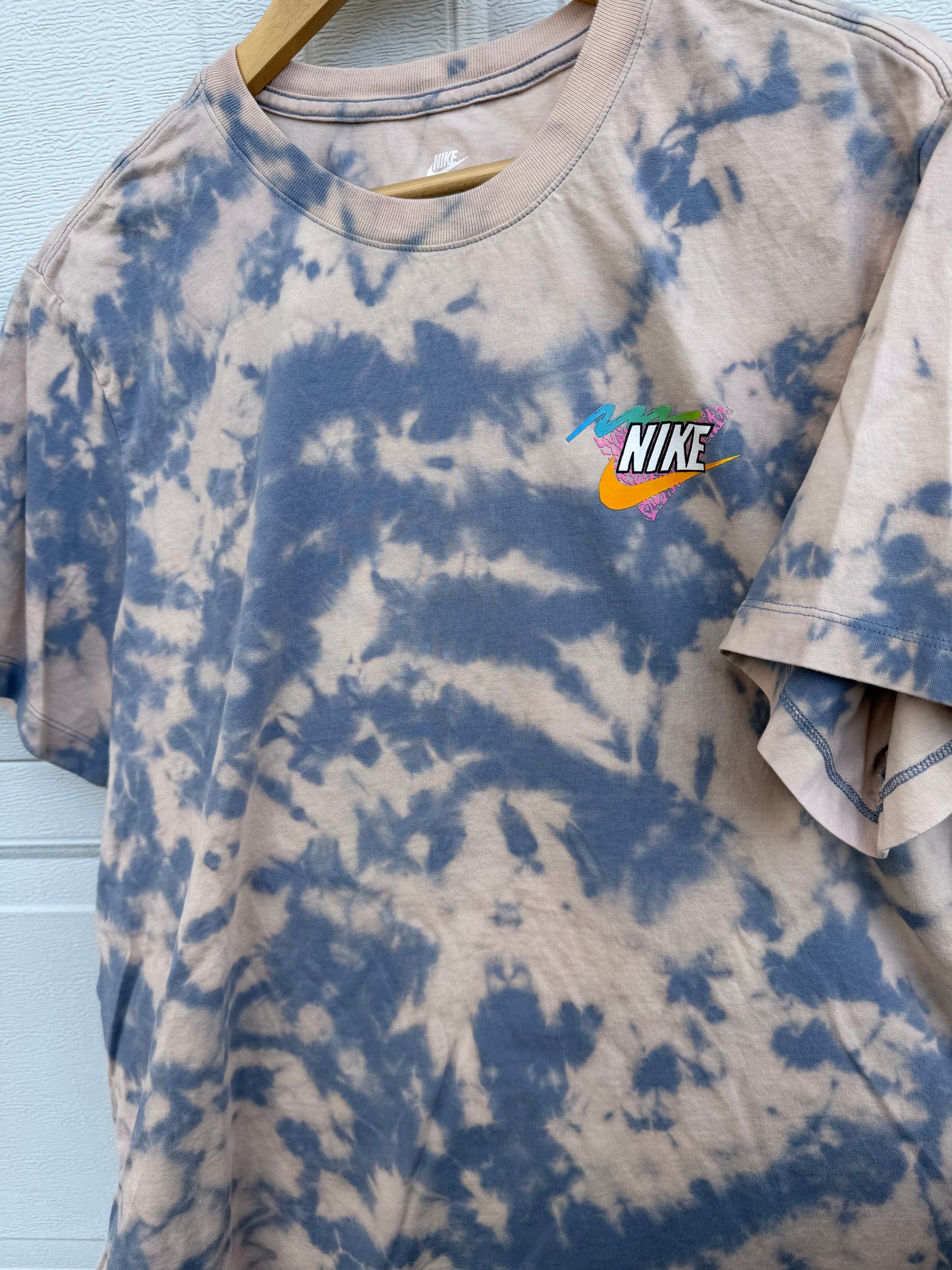 Nike Tropical Pug Bleach Dye Tee - XL