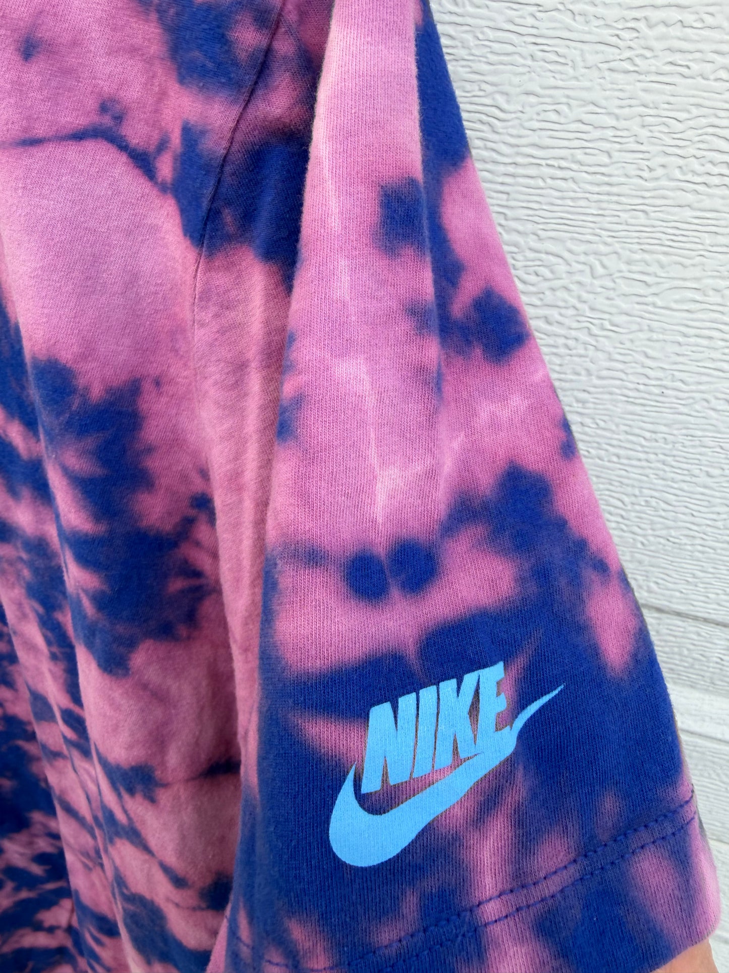 Nike Skull Basketball Bleach Dye Tee - XL