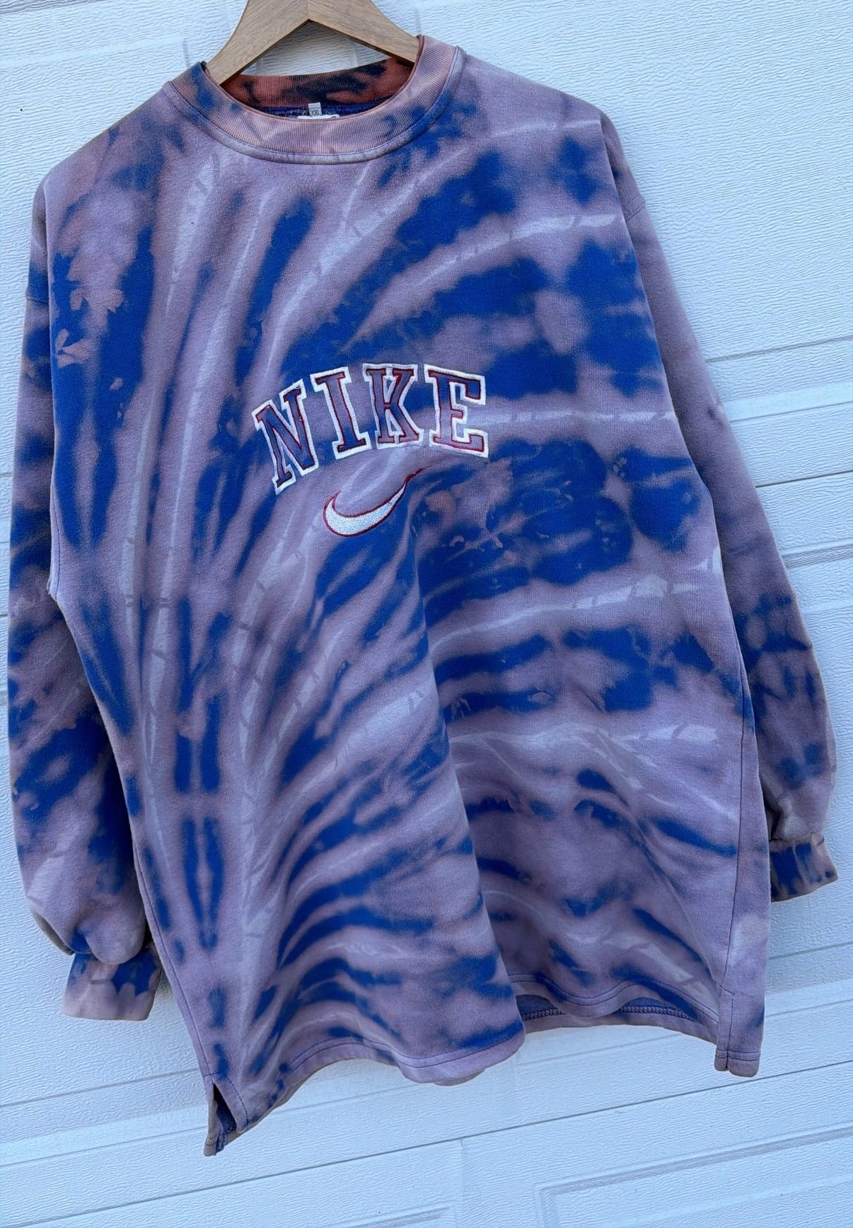 Nike Embroidered Bleach Dye Crewneck - XXL