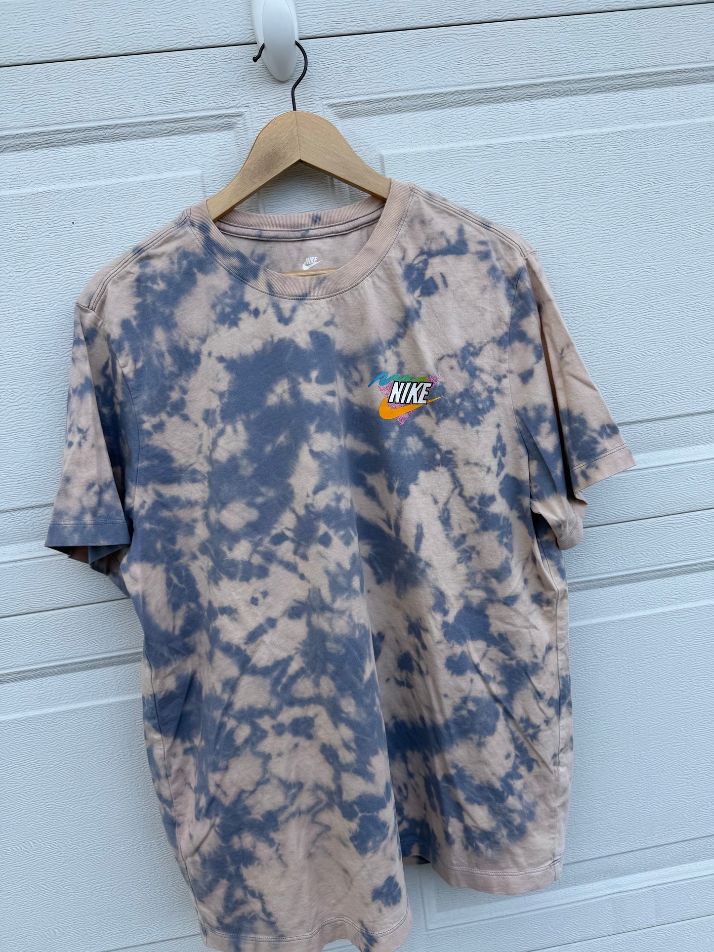 Nike Tropical Pug Bleach Dye Tee - XL