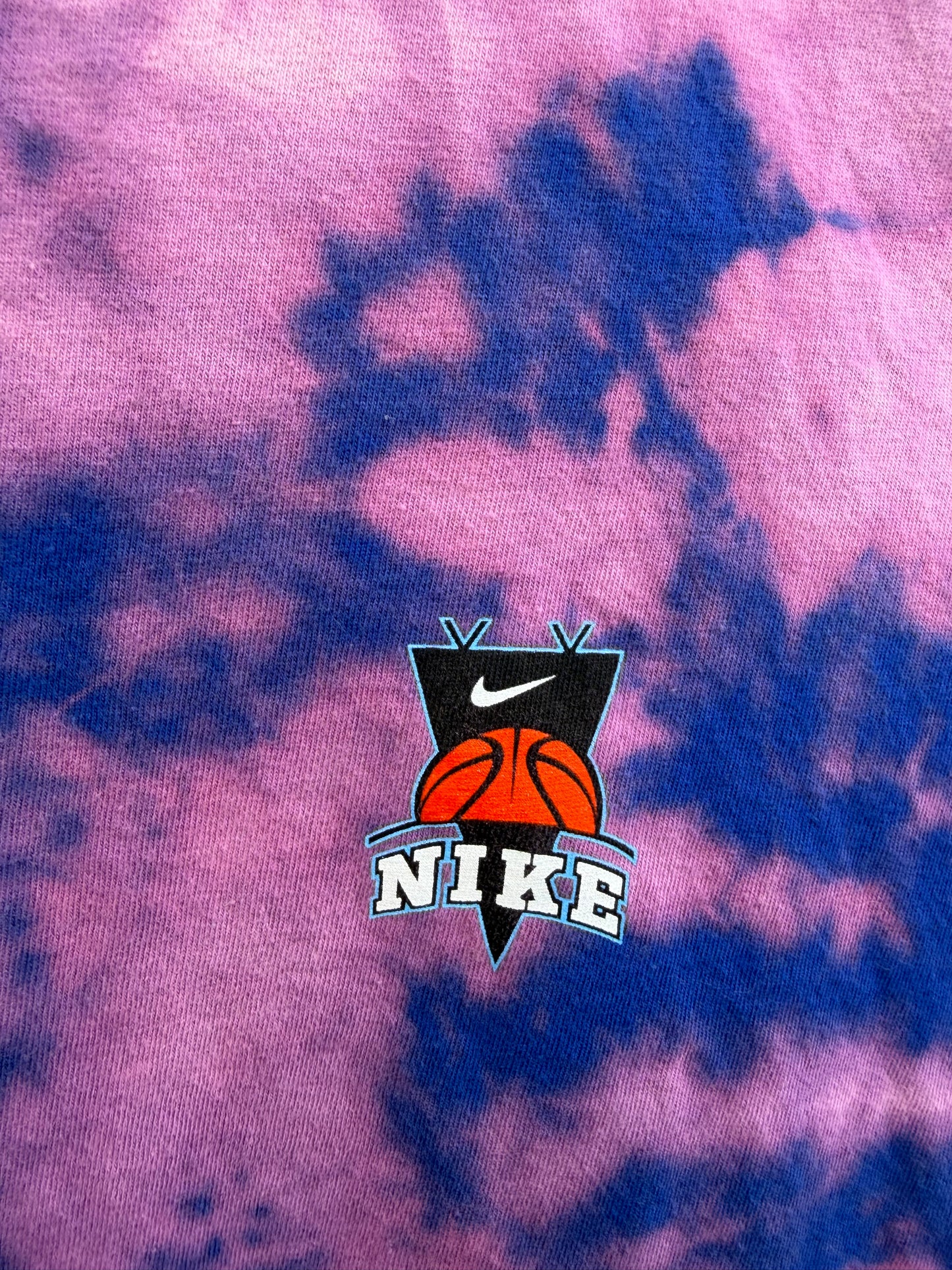 Nike Skull Basketball Bleach Dye Tee - XL